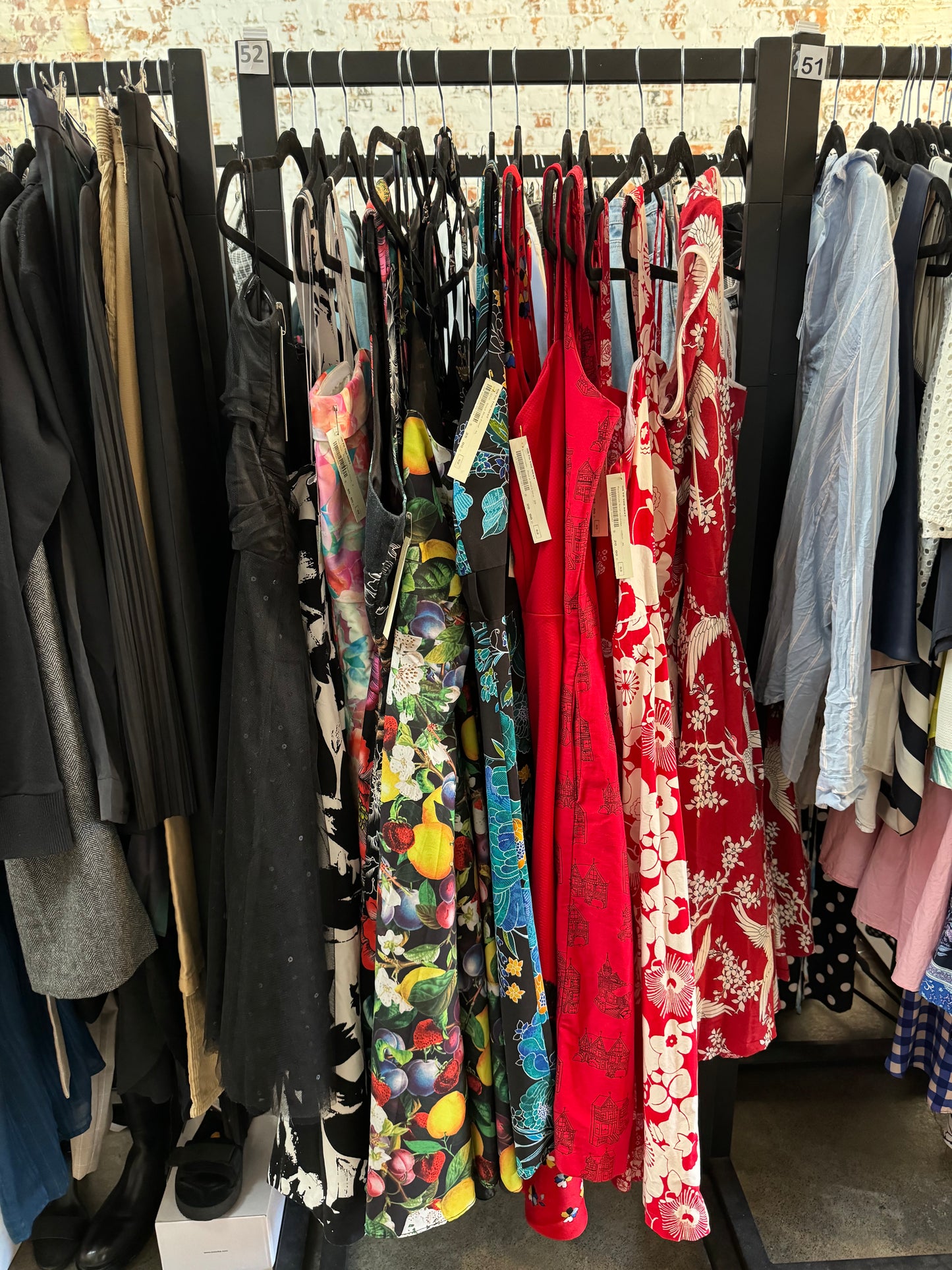 SMALL RACK 7 DAY BOOKING - please book through Zellr